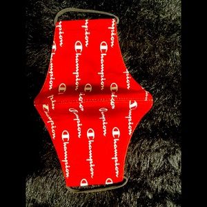 - Comfortable 3 layer face mask